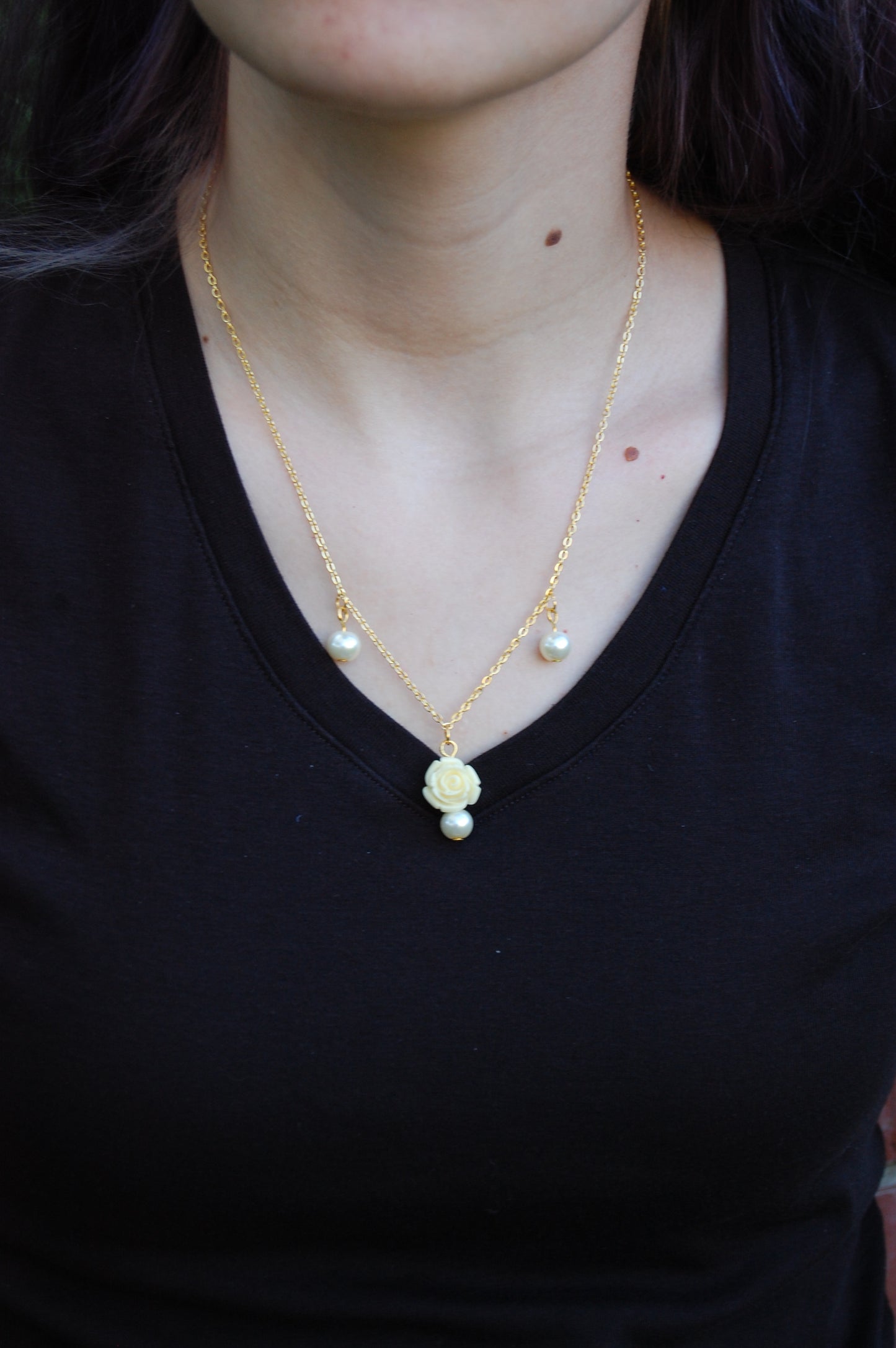 White Rose and Pearl Necklace